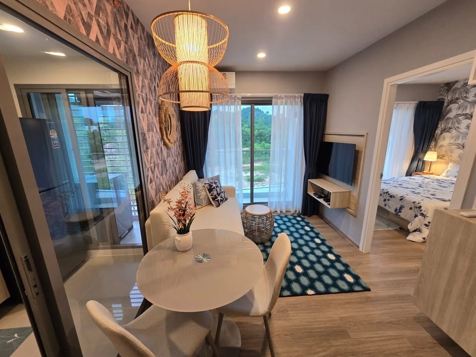 1-Bedroom Apartment with Pool and Hill View — Phyll, Kathu 3