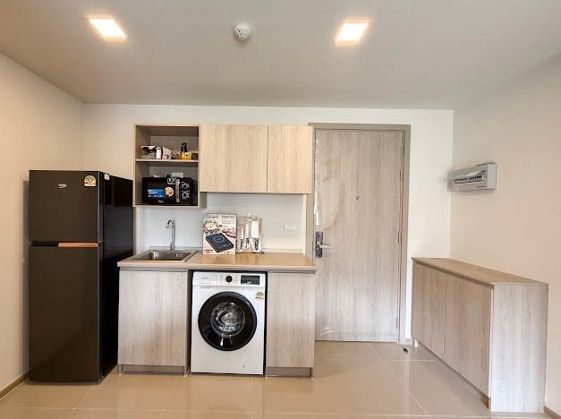 2-Bedroom Apartment with Pool View from Every Room — D Condo Reef, Kathu 9