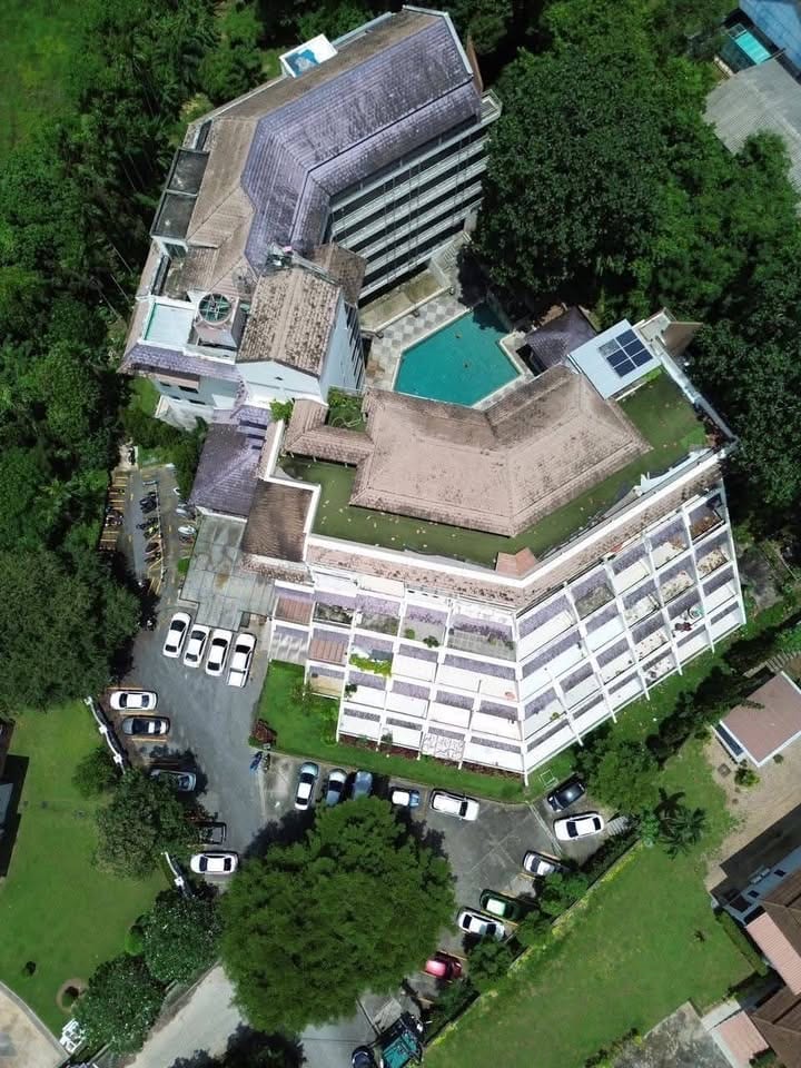 Renovated 2-Bedroom Apartment on the Golf Course — Kathu 15
