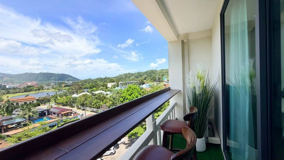 Renovated 2-Bedroom Apartment on the Golf Course — Kathu 16