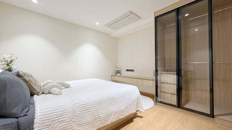 Renovated 2-Bedroom Apartment on the Golf Course — Kathu 7