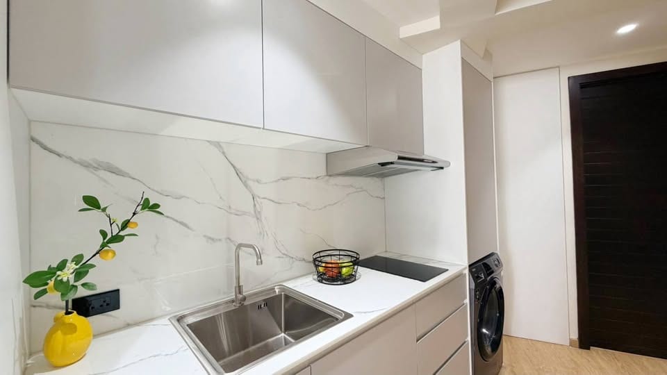 Renovated 2-Bedroom Apartment on the Golf Course — Kathu 8