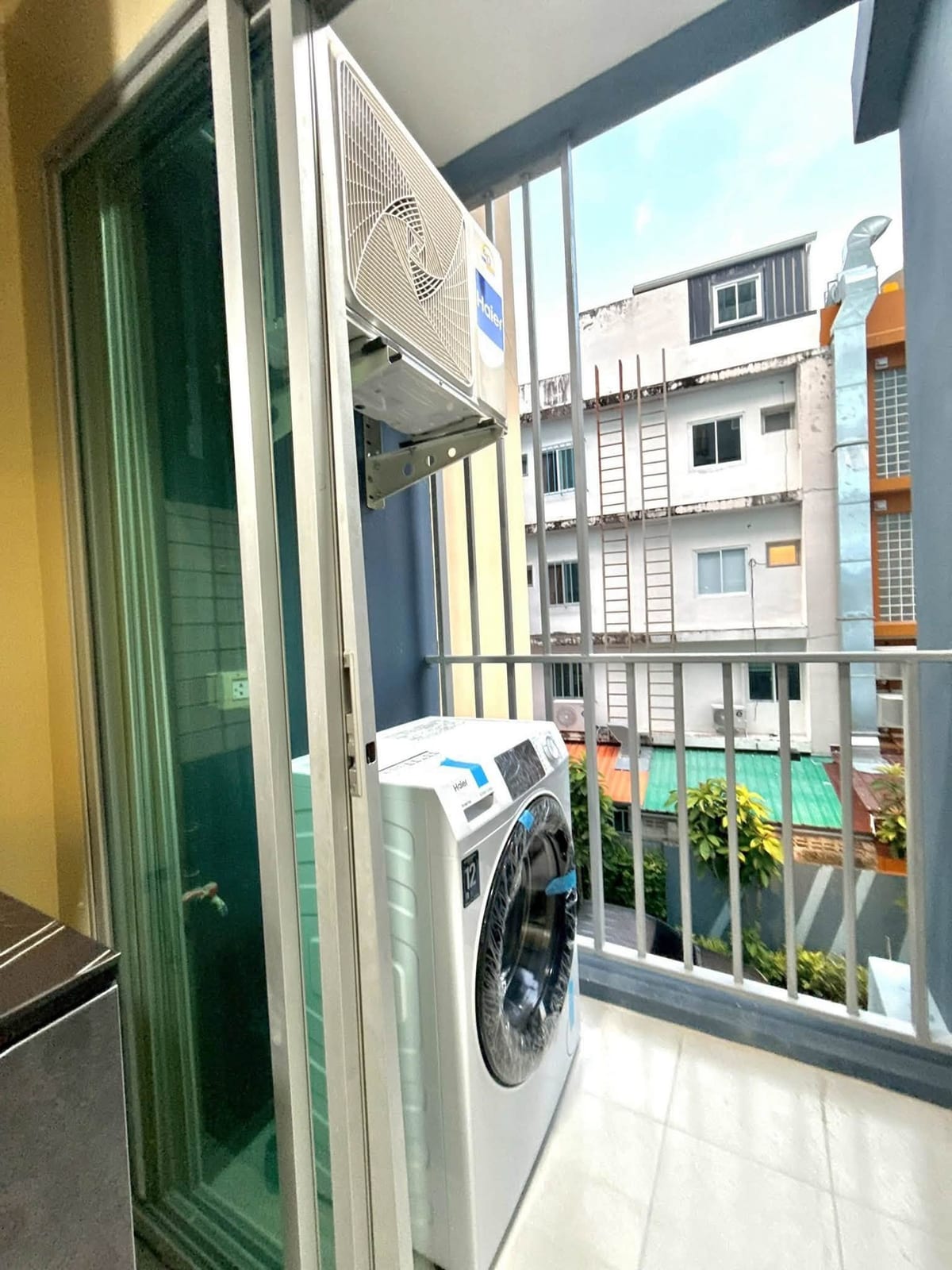 1-Bedroom Condominium for Sale in Kathu, Phuket — exterior view