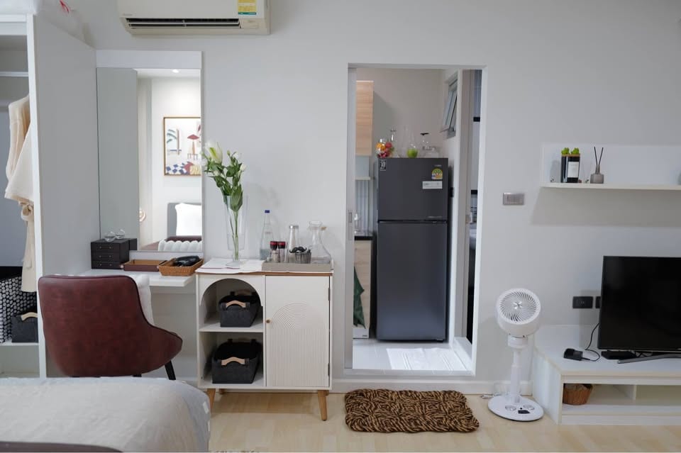 1-Bedroom Condominium for Sale in Kathu, Phuket — interior view