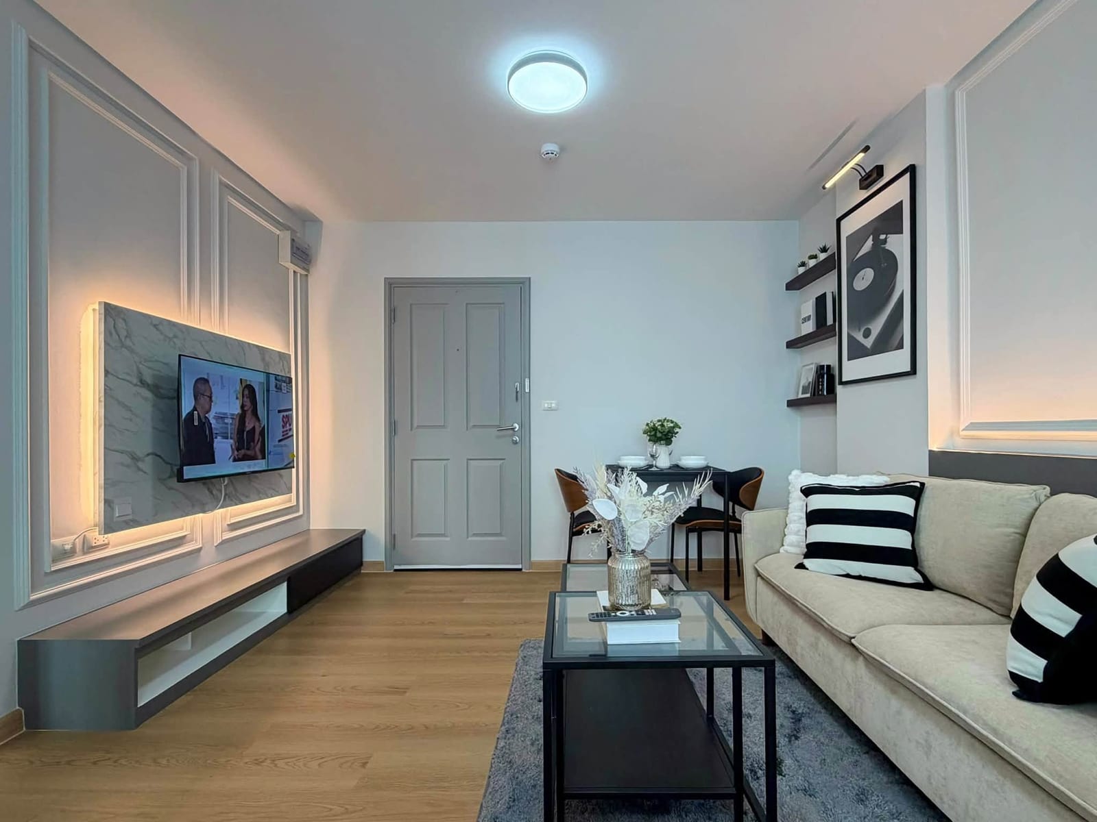 1-Bedroom Condo for Sale in Kathu, Phuket — interior view