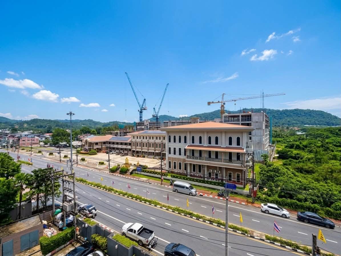 1-Bedroom Condo for Sale in Kathu, Phuket — exterior view