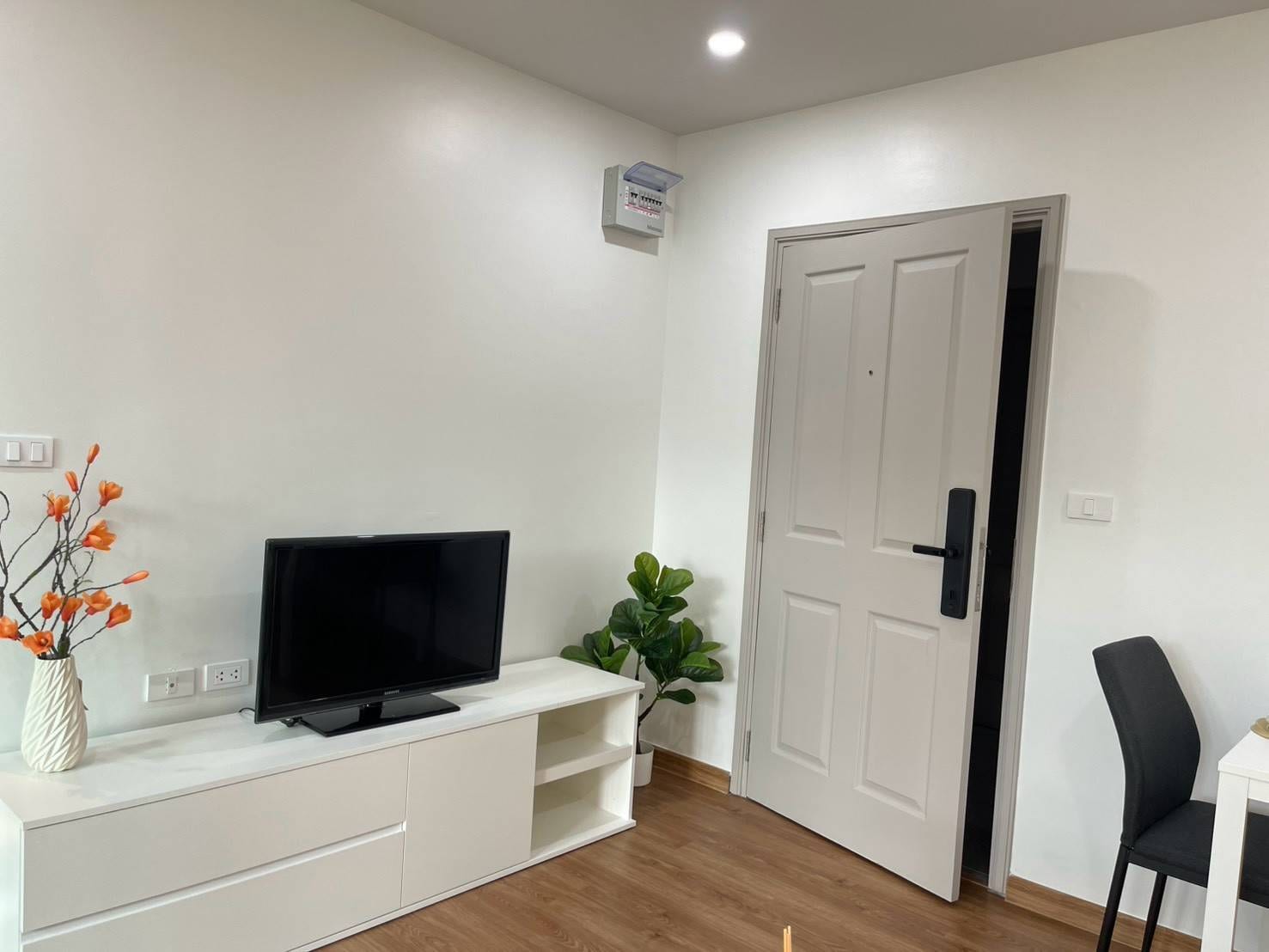 1-Bedroom Condominium for Sale in Kathu, Phuket — interior view