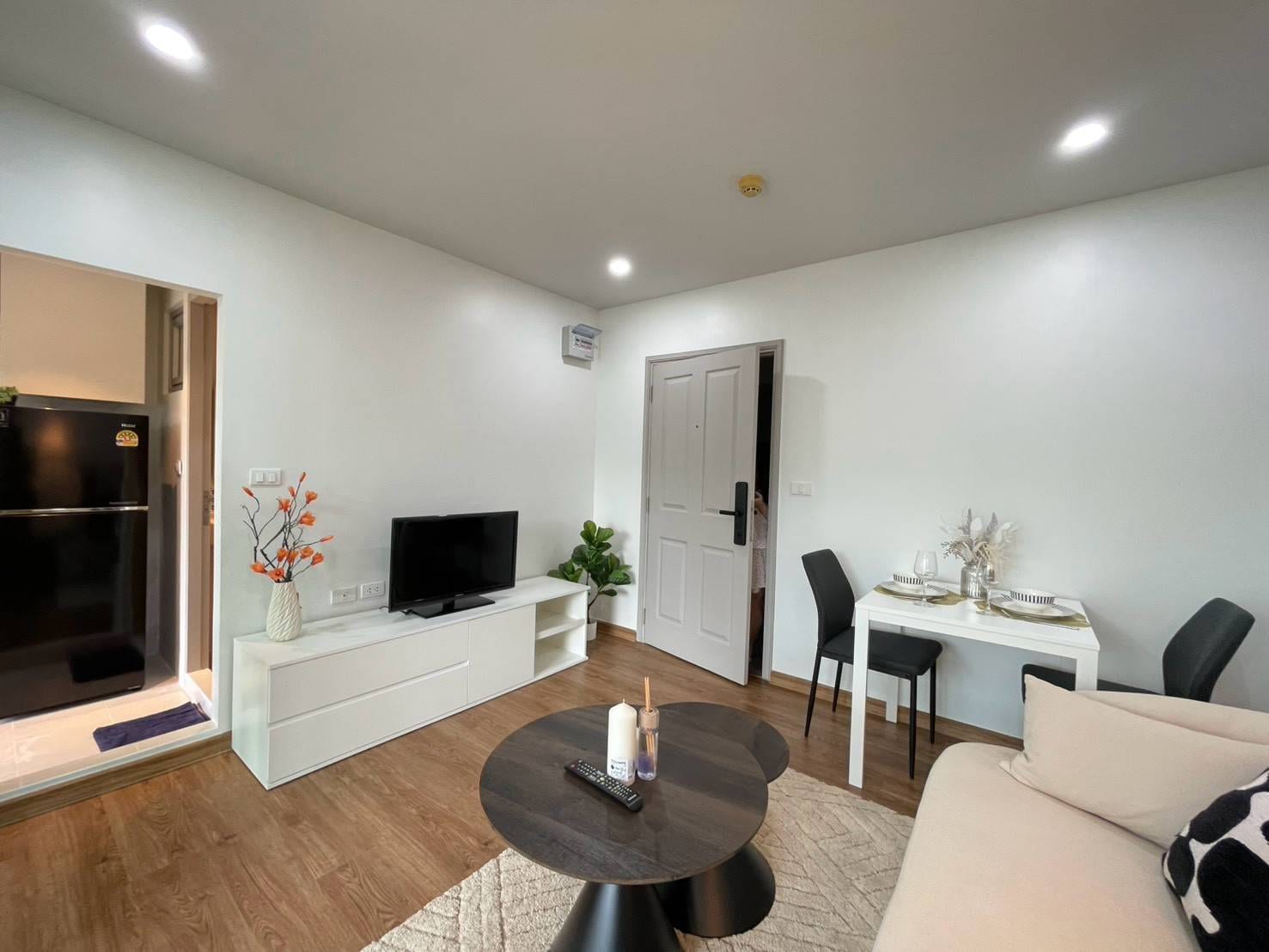 1-Bedroom Condominium for Sale in Kathu, Phuket — interior view