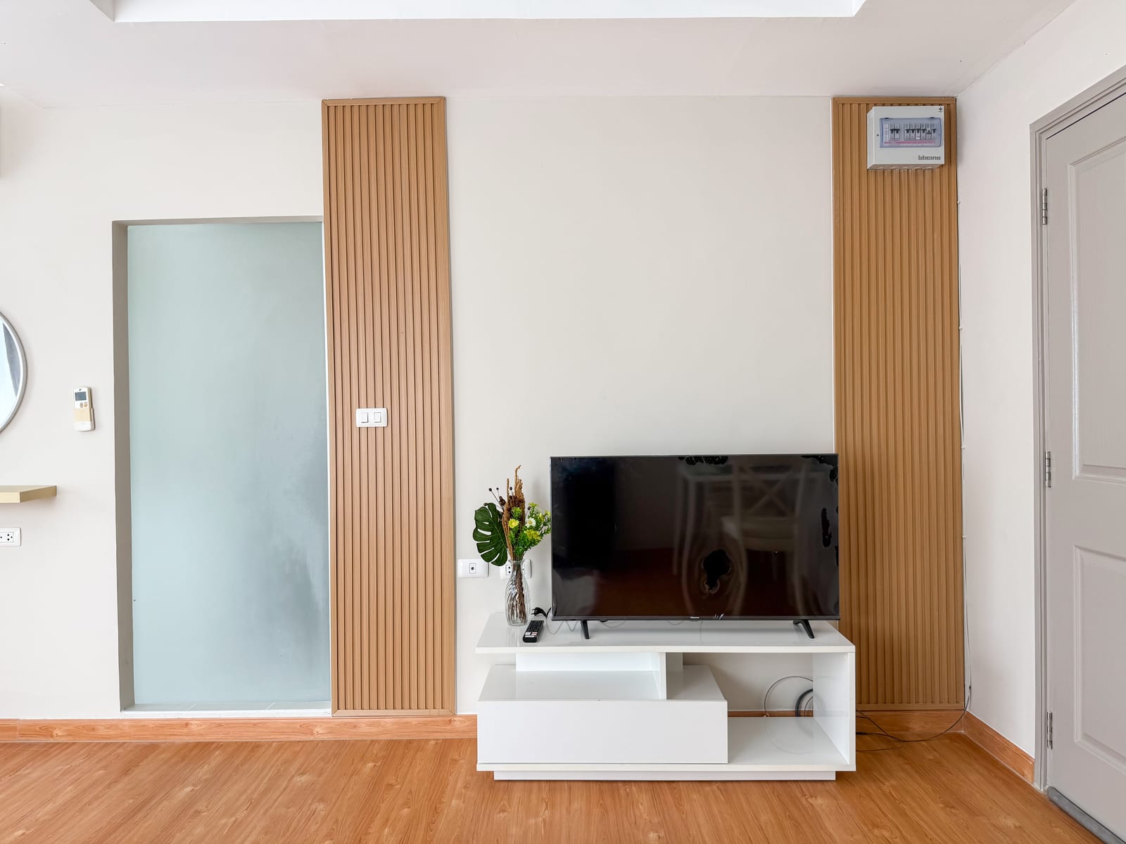1-Bedroom Condominium for Sale in Kathu, Phuket — interior view