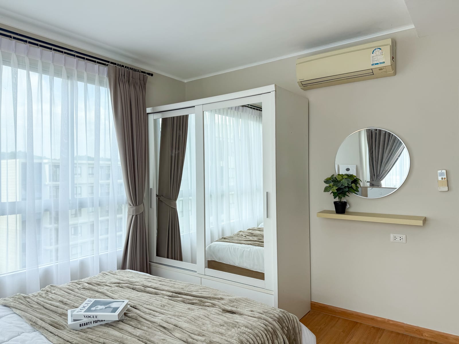 1-Bedroom Condominium for Sale in Kathu, Phuket — interior view