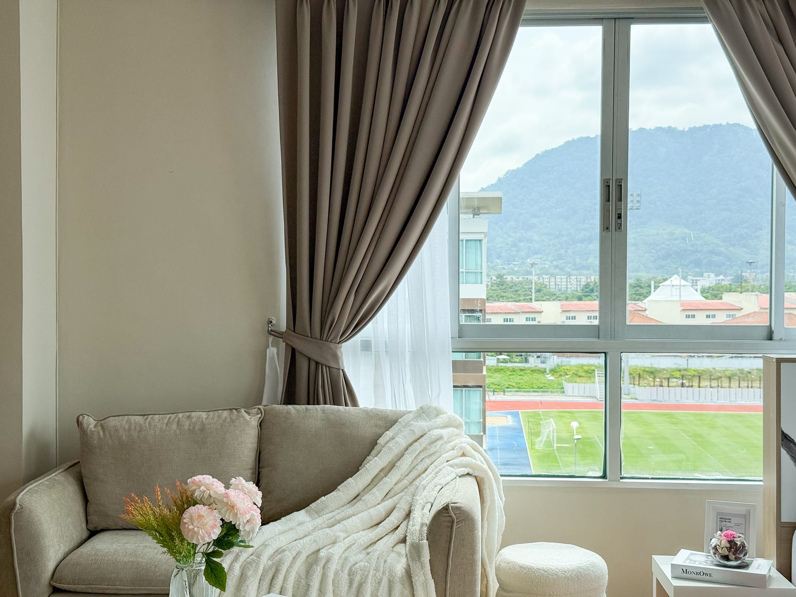 1-Bedroom Condominium for Sale in Kathu, Phuket — interior view