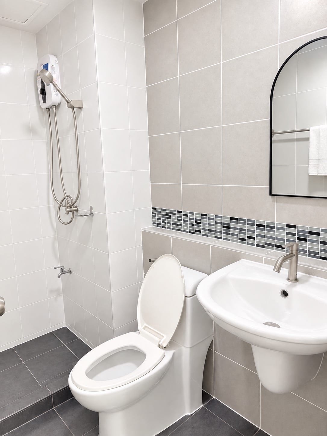 1-Bedroom Condominium for Sale in Kathu, Phuket — interior view