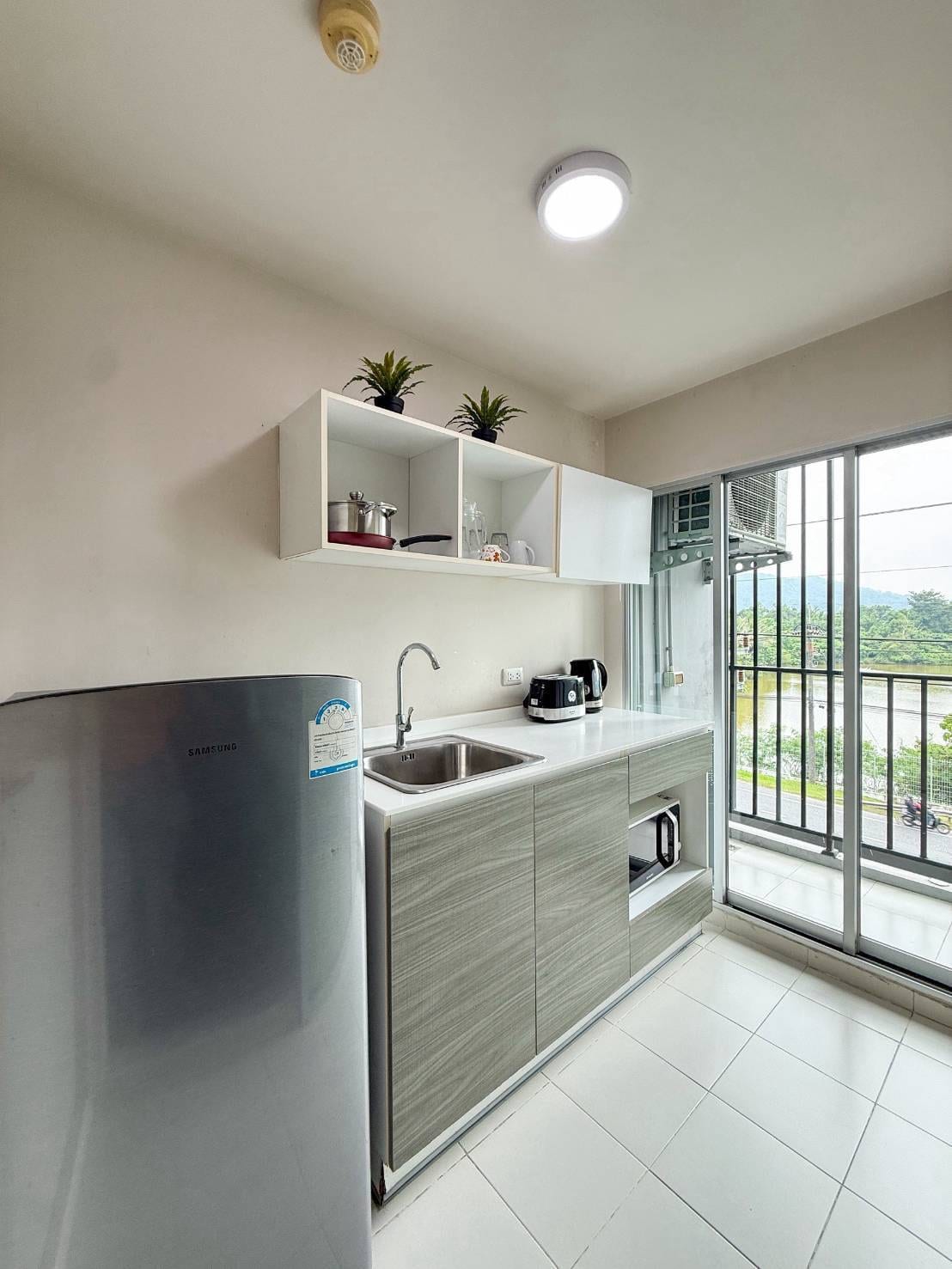 1-Bedroom Condominium for Sale in Kathu, Phuket — interior view