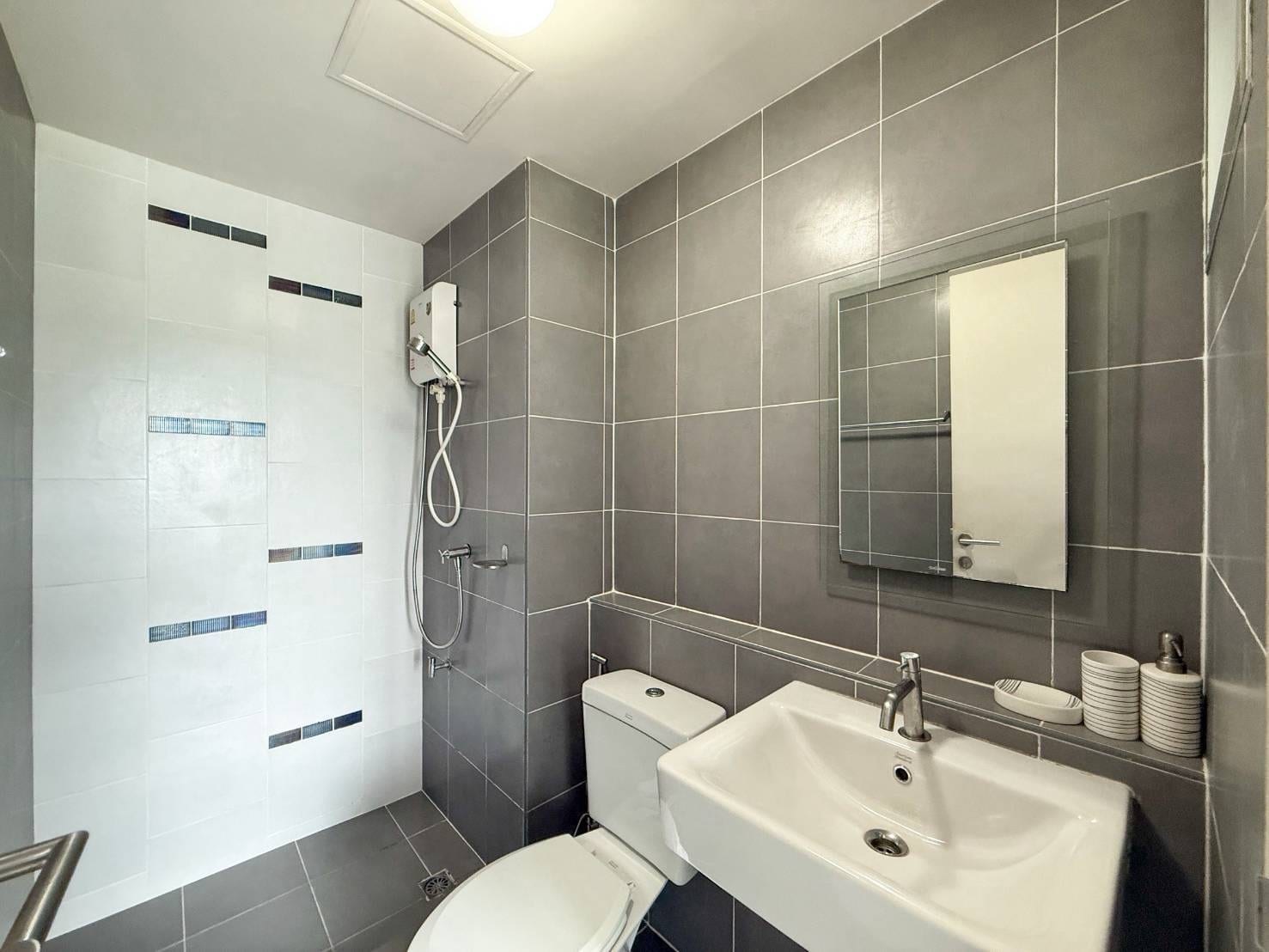 1-Bedroom Condominium for Sale in Kathu, Phuket — interior view