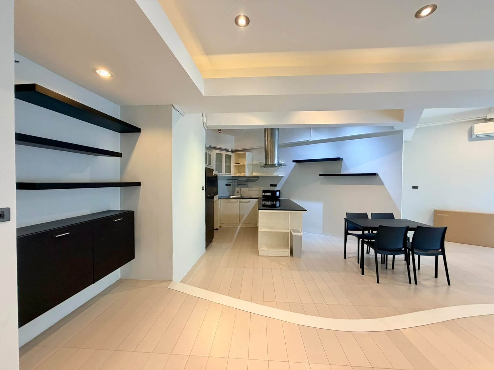 1-Bedroom Condominium for Rent in Kathu, Phuket — interior view