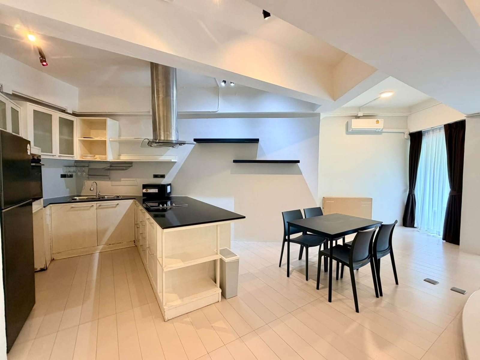 1-Bedroom Condominium for Rent in Kathu, Phuket — interior view