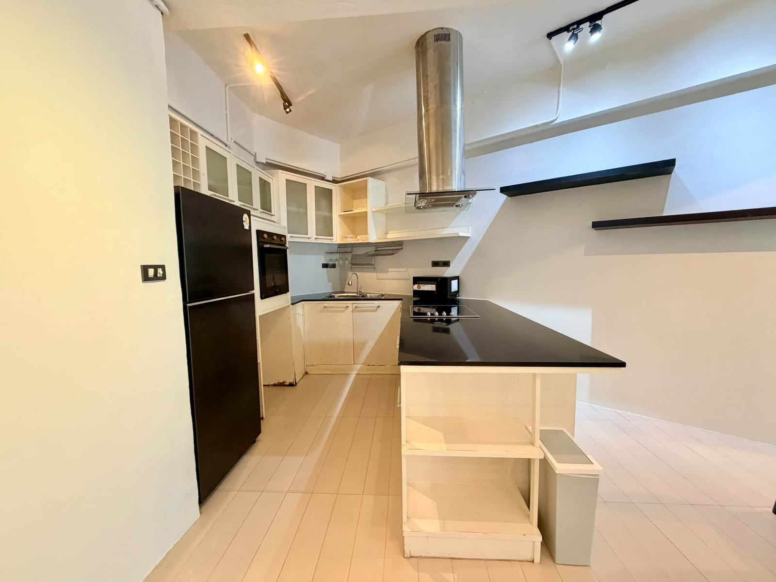 1-Bedroom Condominium for Rent in Kathu, Phuket — interior view
