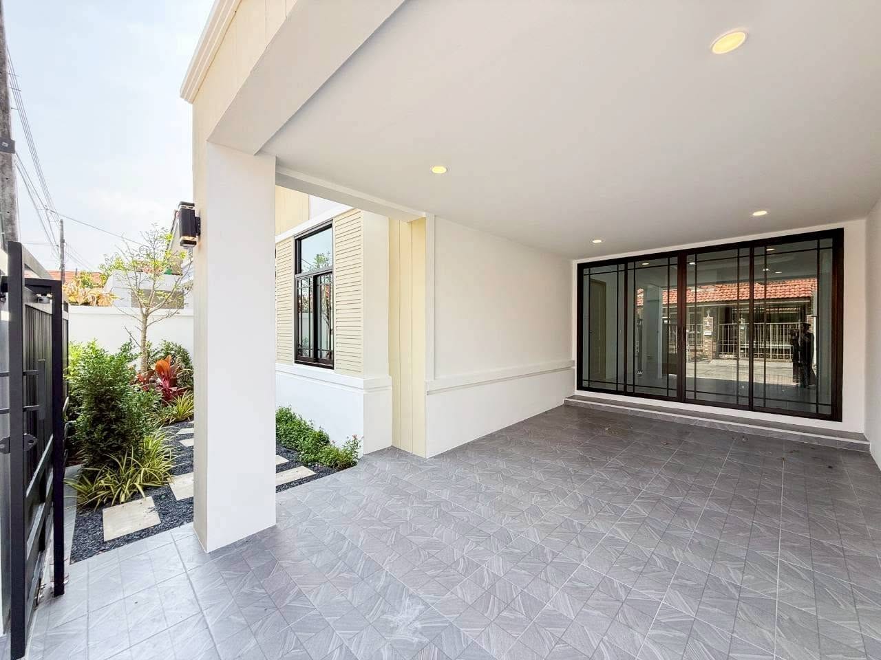 Renovated Three-Bedroom Semi-Detached House — Phuket Villa, Kathu