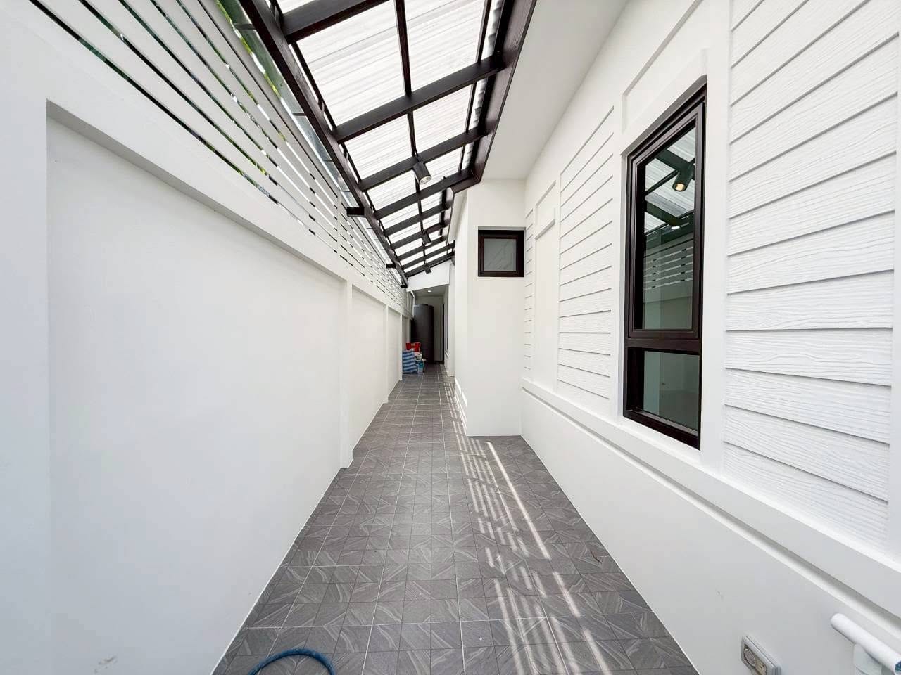 Renovated Three-Bedroom Semi-Detached House — Phuket Villa, Kathu