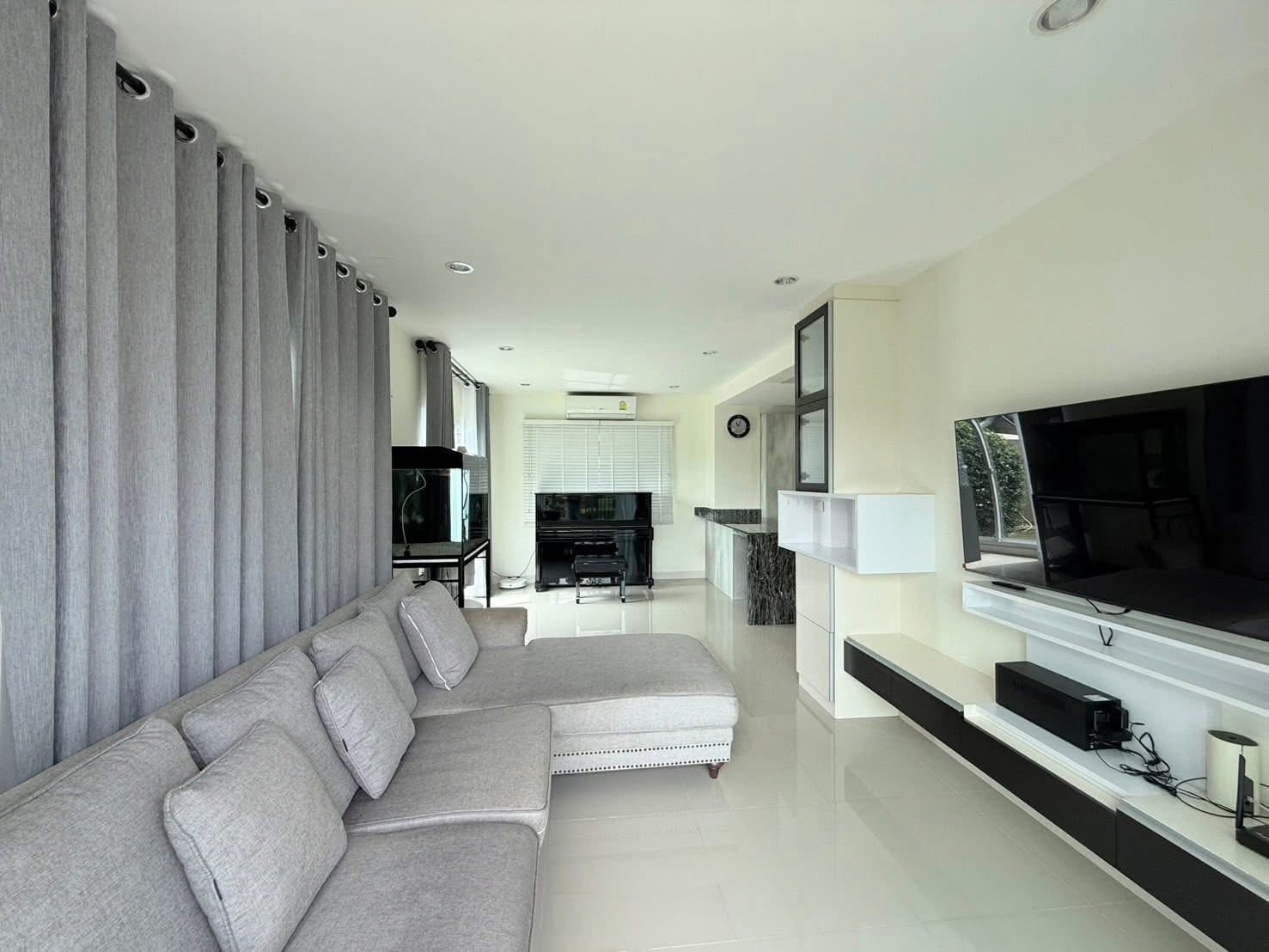 Modern 3-Bedroom House for Rent in Kathu 14