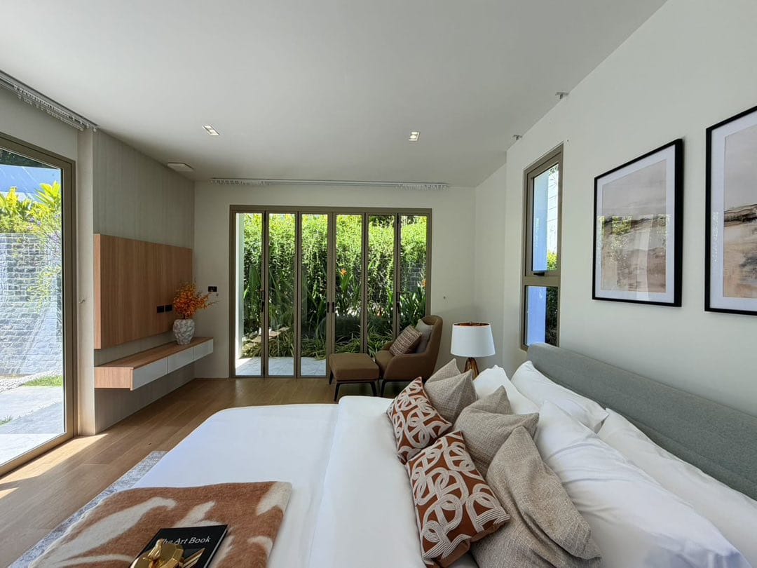 Luxury Private Pool Villa Opposite Loch Palm Golf Club 14