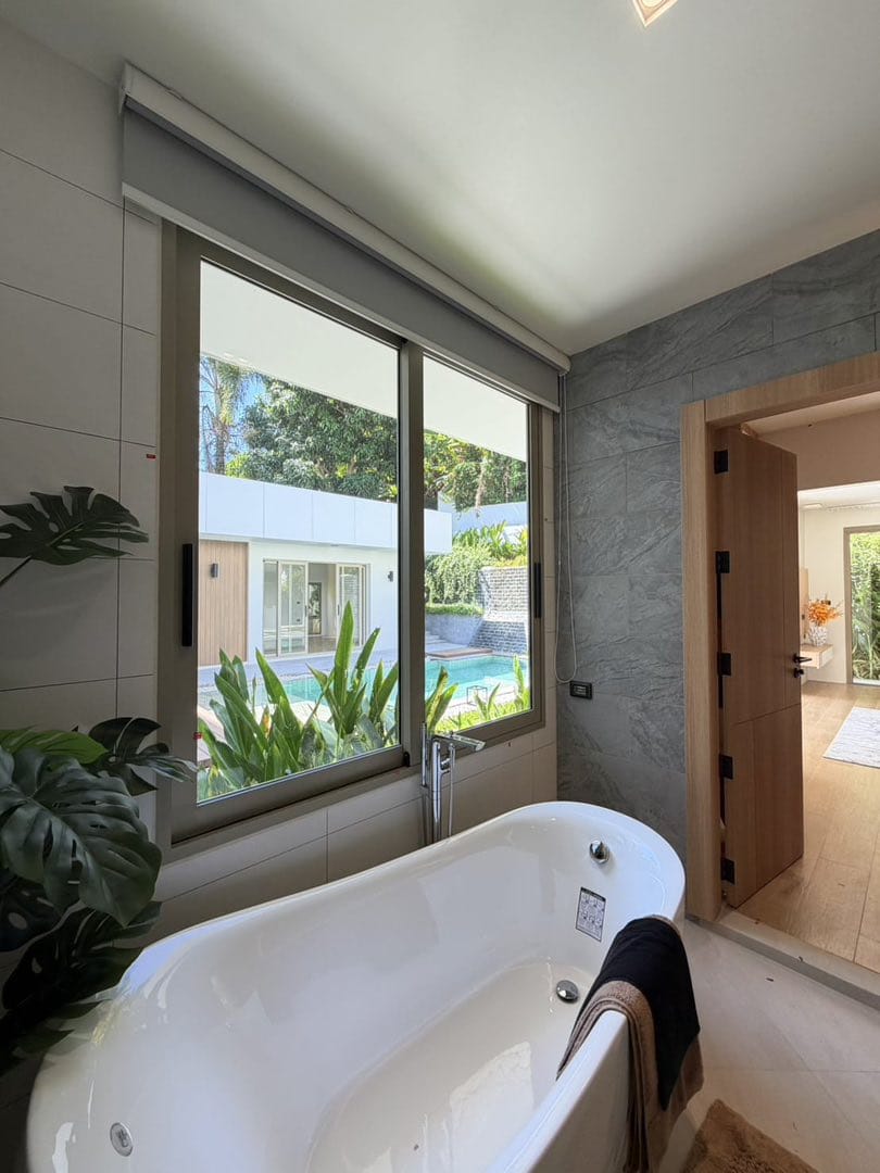 Luxury Private Pool Villa Opposite Loch Palm Golf Club 24