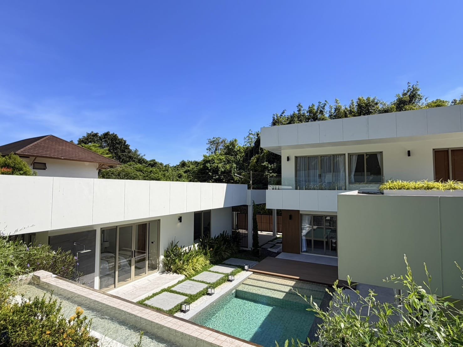 Luxury Private Pool Villa Opposite Loch Palm Golf Club 25