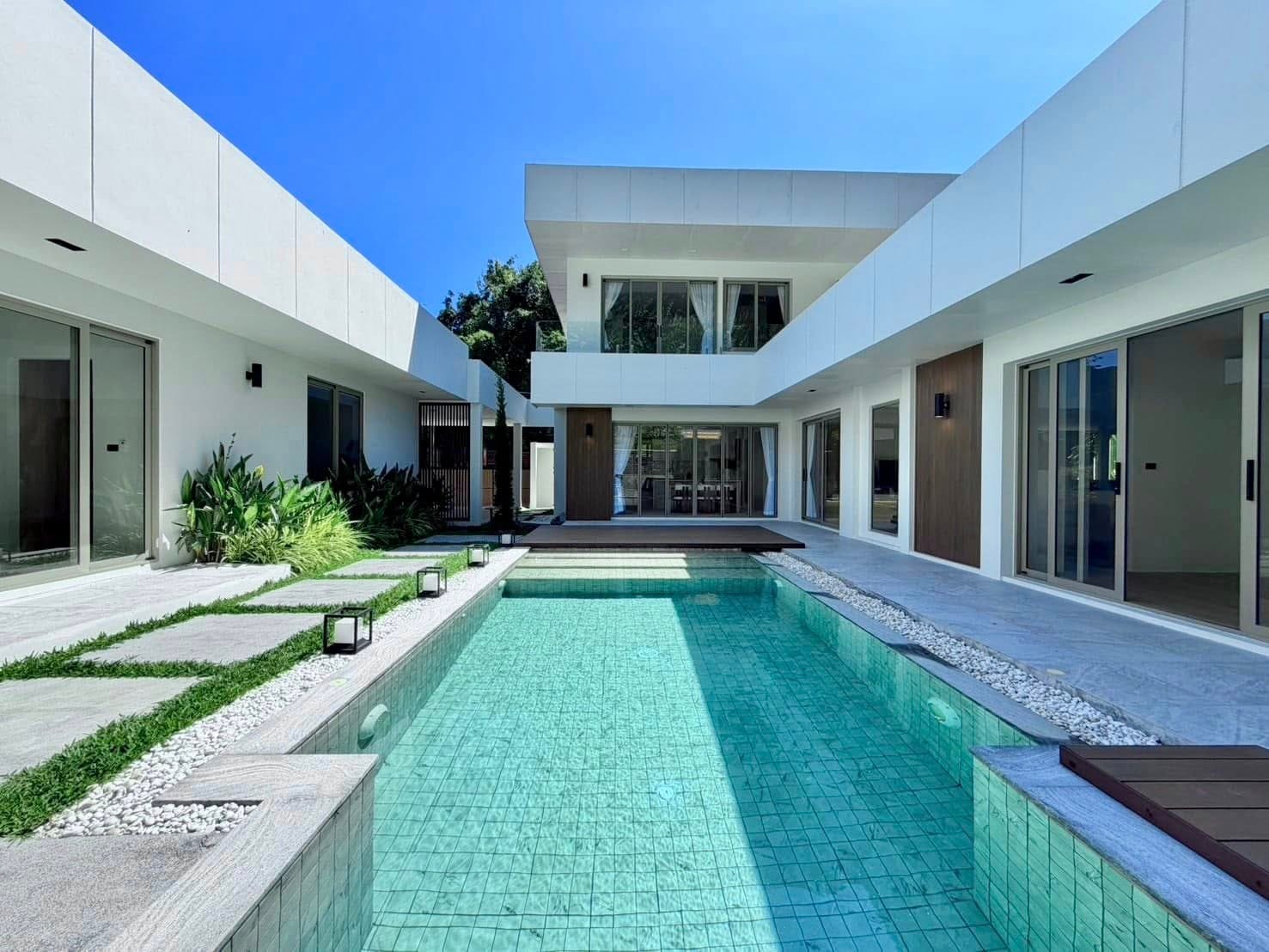Luxury Private Pool Villa Opposite Loch Palm Golf Club 27