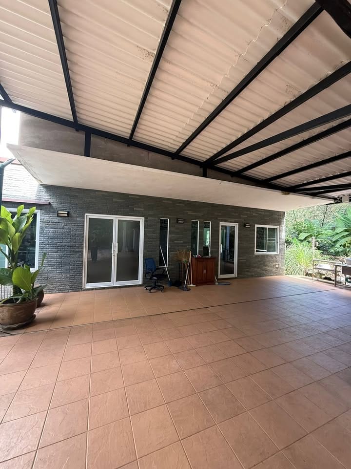 4-Bedroom Mountain View Villa for Rent in Kathu