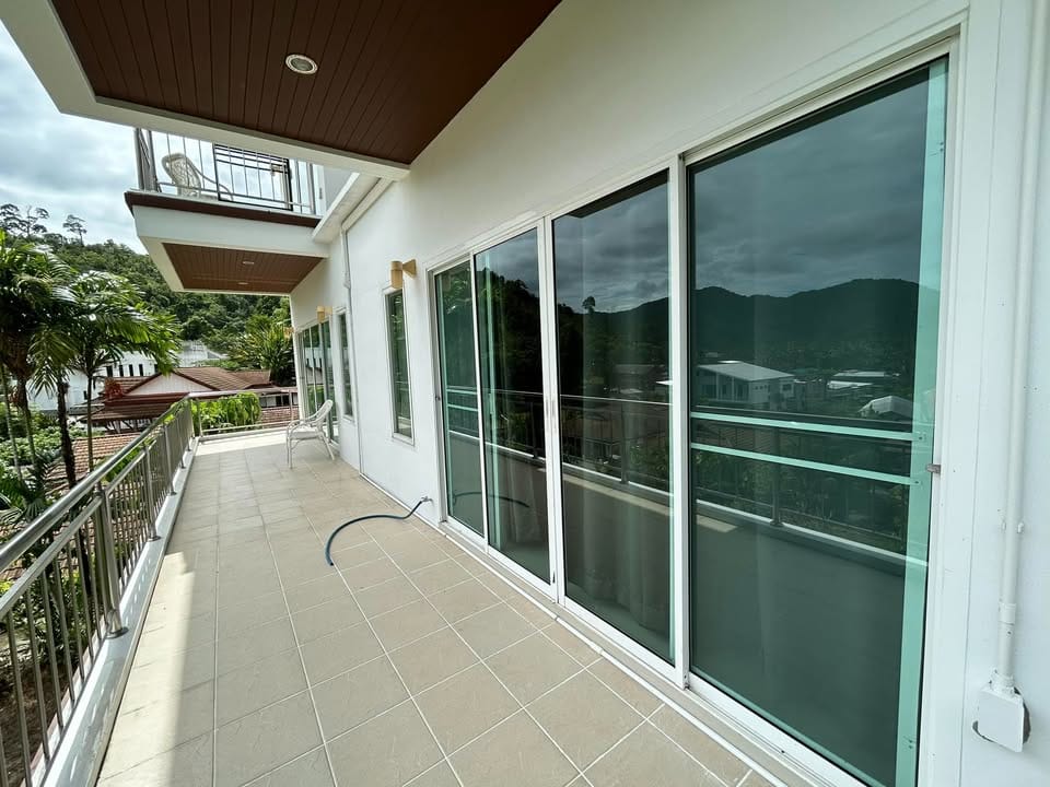 4-Bedroom Mountain View Villa for Rent in Kathu 9