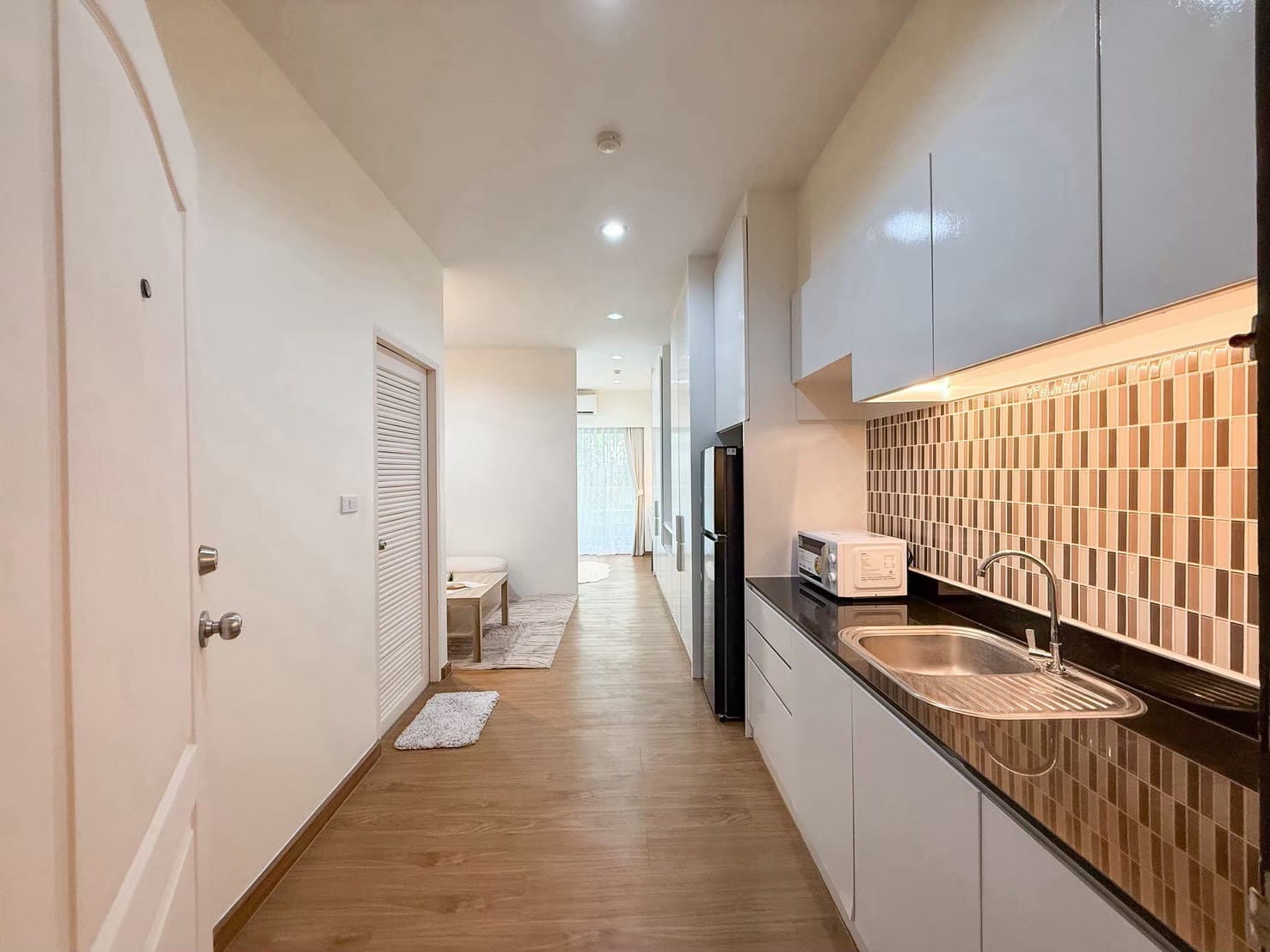 1-Bedroom Condominium for Sale in Kathu, Phuket — interior view