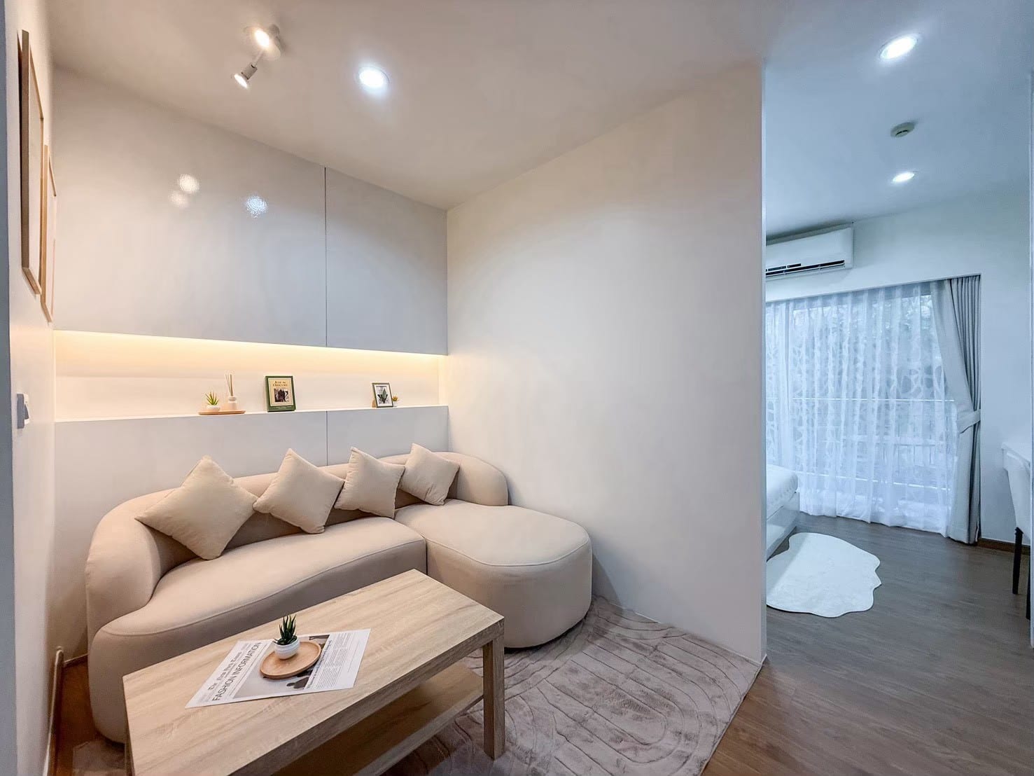 1-Bedroom Condominium for Sale in Kathu, Phuket — interior view