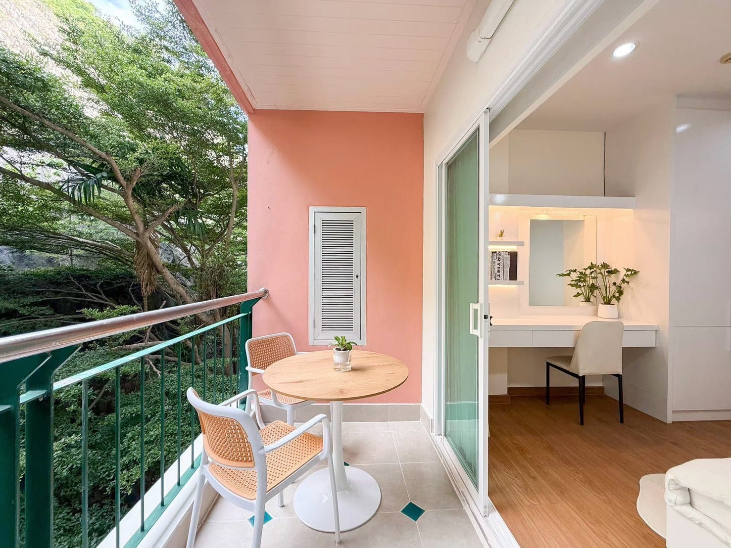 1-Bedroom Condominium for Sale in Kathu, Phuket — exterior view