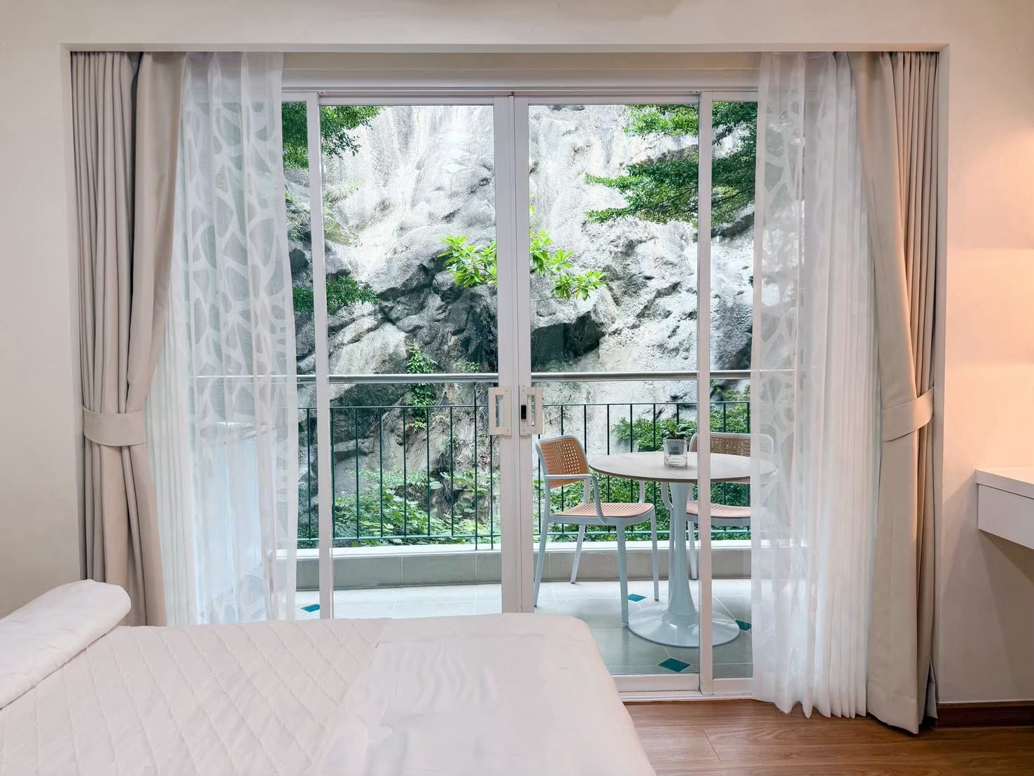 1-Bedroom Condominium for Sale in Kathu, Phuket — interior view
