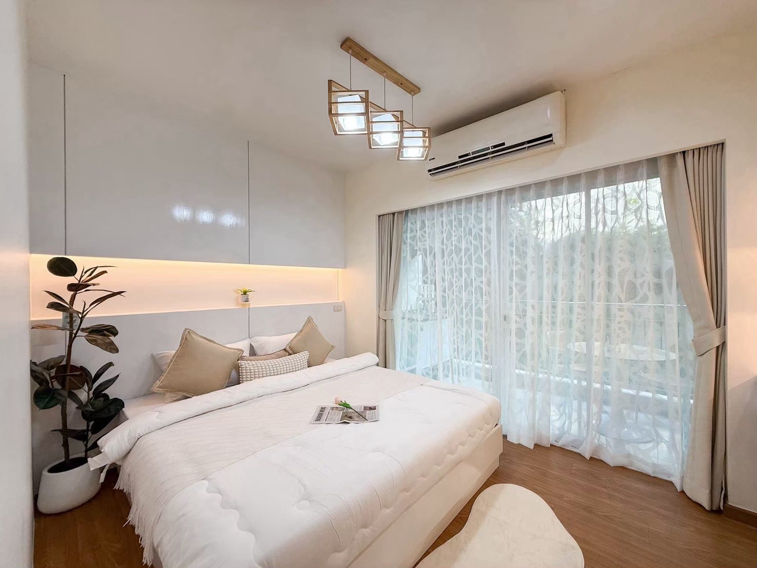 1-Bedroom Condominium for Sale in Kathu, Phuket — interior view
