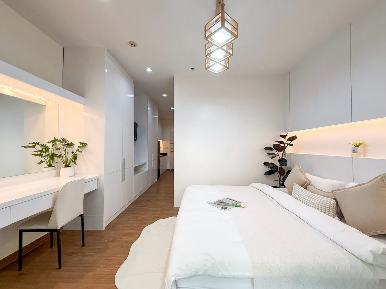 1-Bedroom Condominium for Sale in Kathu, Phuket — interior view