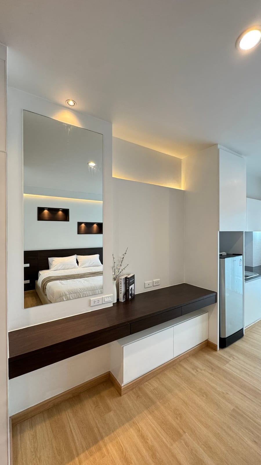 1-Bedroom Condominium for Sale in Kathu, Phuket — interior view