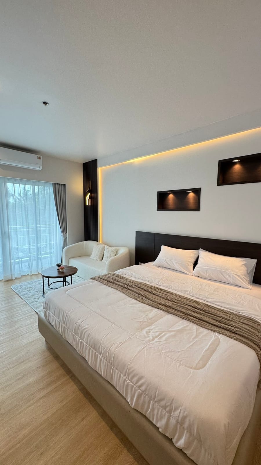 1-Bedroom Condominium for Sale in Kathu, Phuket — interior view