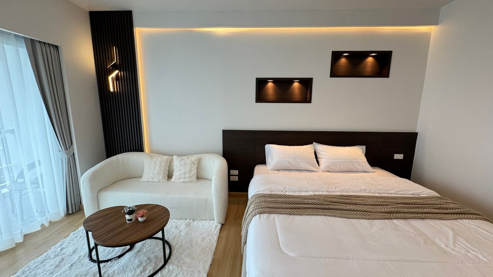 1-Bedroom Condominium for Sale in Kathu, Phuket — interior view