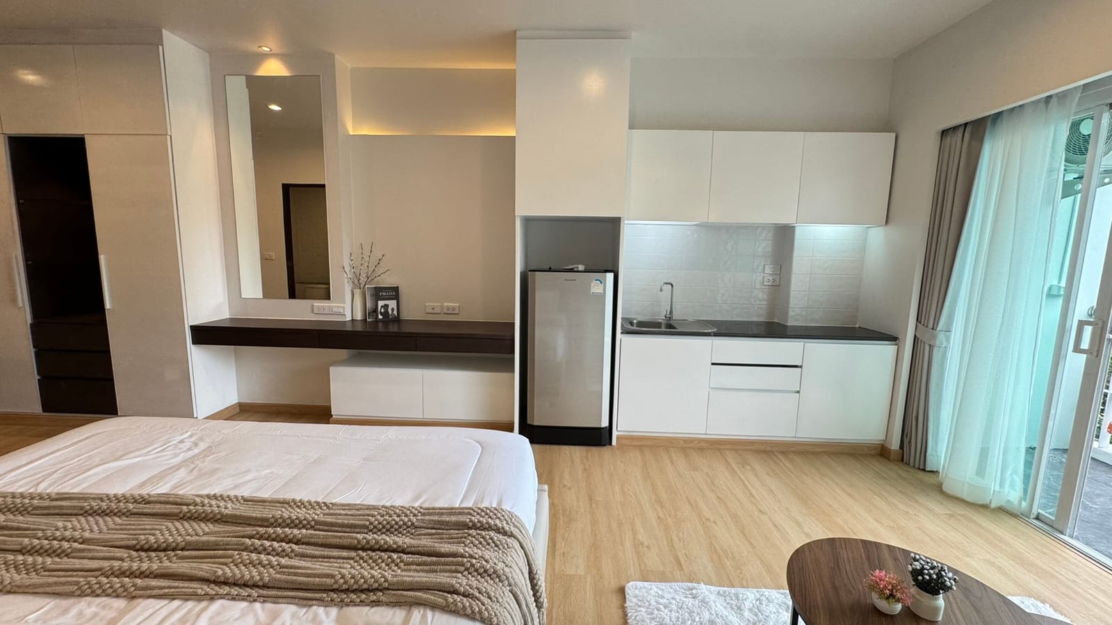 1-Bedroom Condominium for Sale in Kathu, Phuket — interior view