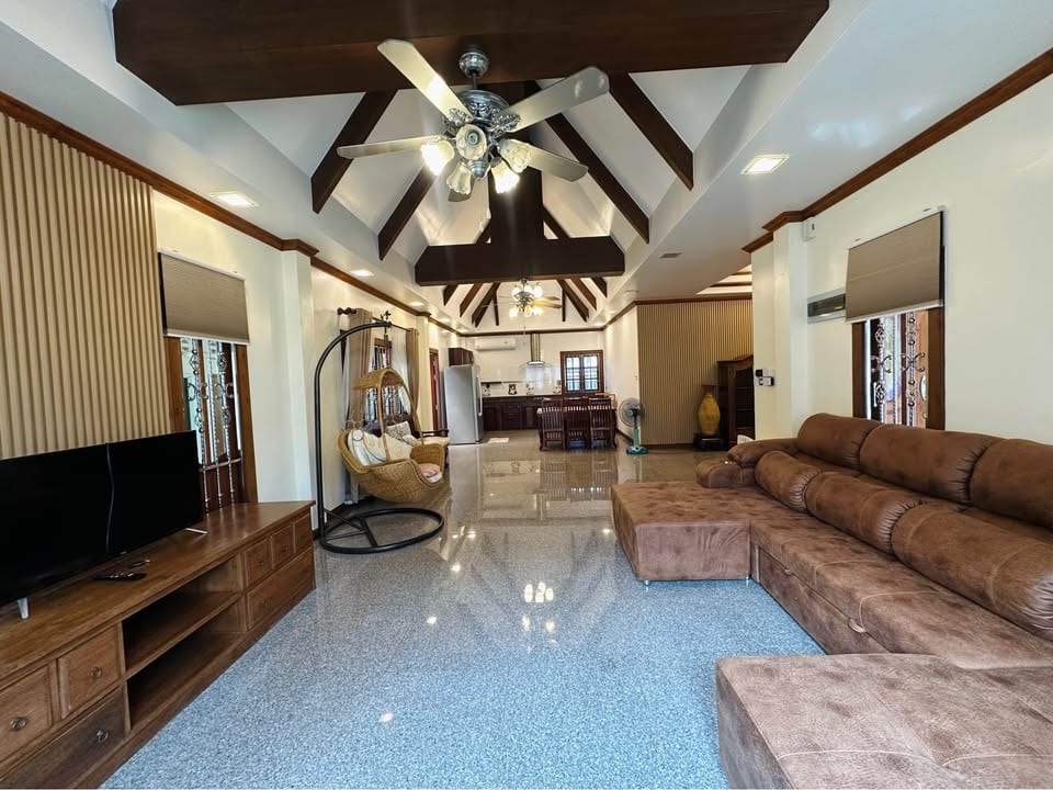 3-Bedroom Pool Villa for Rent in Kathu 4