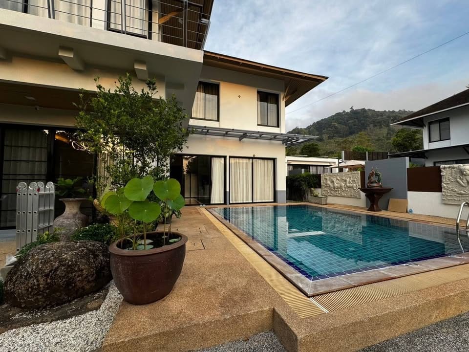 Five-Bedroom Pool Villa for Rent — Baan Suan Loch Palm, Kathu