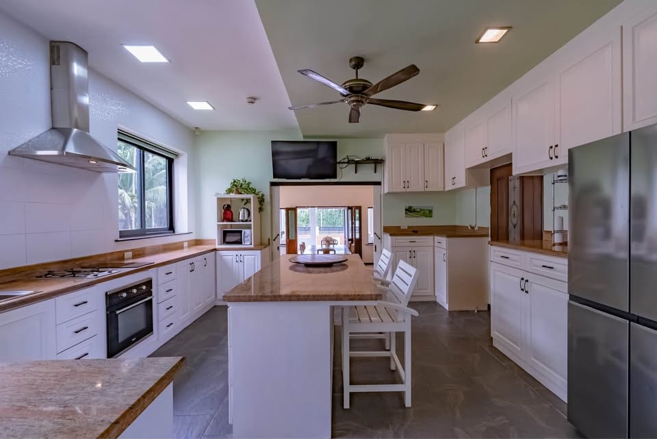 5-Bedroom Private Pool Villa for Rent in Kathu 11