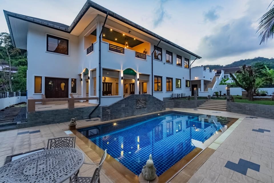 5-Bedroom Private Pool Villa for Rent in Kathu 2