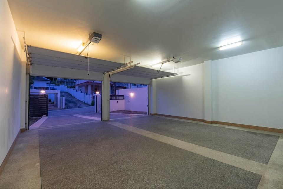 5-Bedroom Private Pool Villa for Rent in Kathu 22