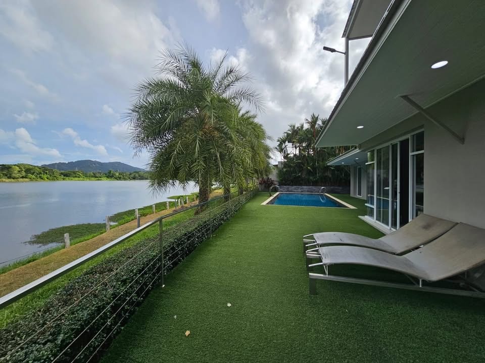 Lakeside Pool Villa — Kathu 11