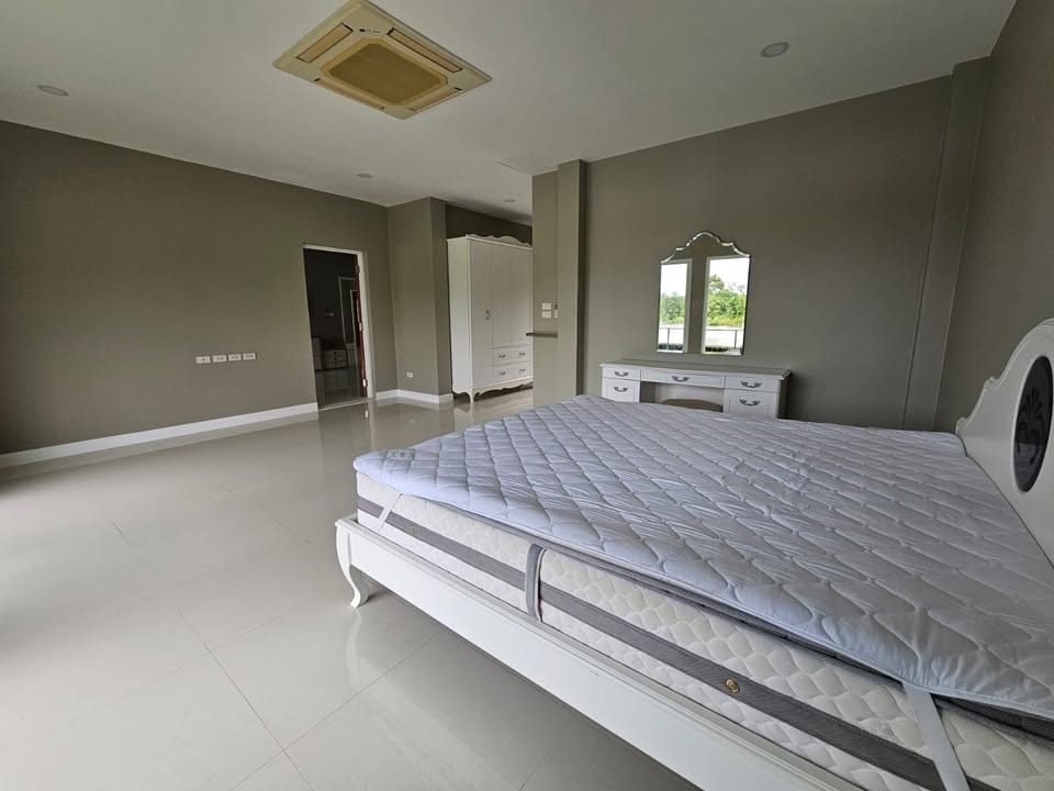 Lakeside Pool Villa — Kathu 13