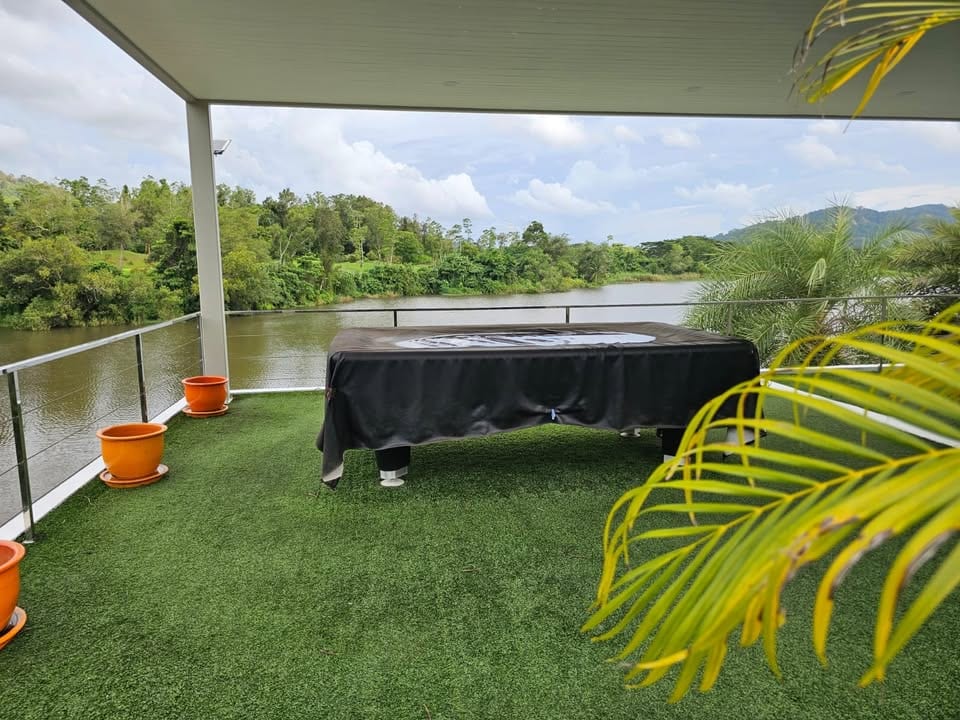 Lakeside Pool Villa — Kathu 3