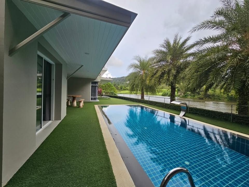 Lakeside Pool Villa — Kathu 5
