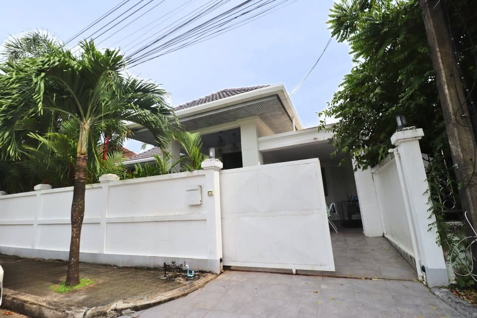 Pool Villa with German Kitchen — Kathu 9